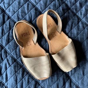 Avarcas Pons Taupe Size 10 sandals.